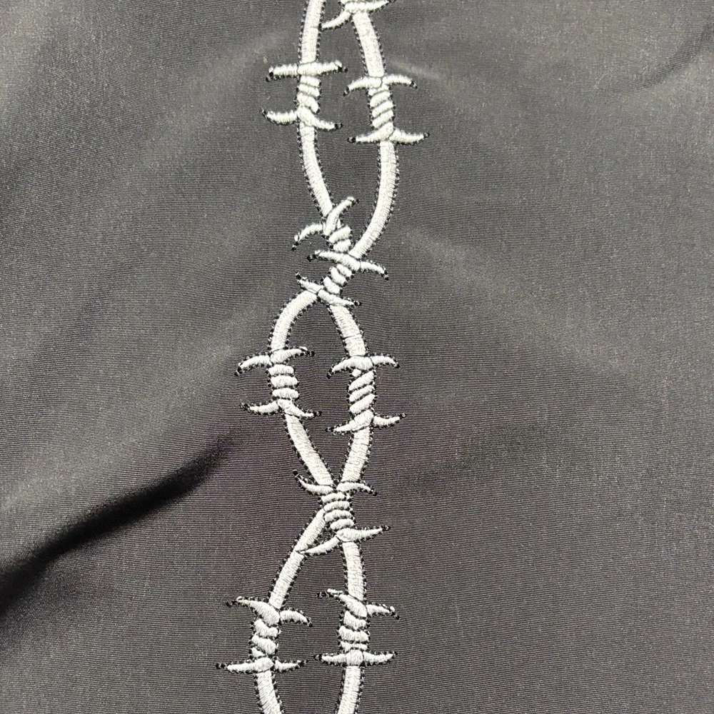 Harley-Davidson Black Short Sleeve Button Shirt with Barbed Wire -Hawaii - Picture 6 of 7